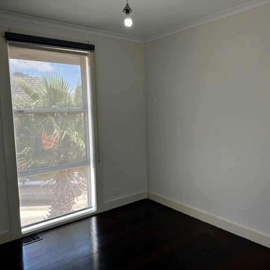 4 BEDROOM HOME - Photo 1
