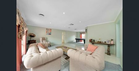 9 Elliott Court Burnside VIC - Photo 4