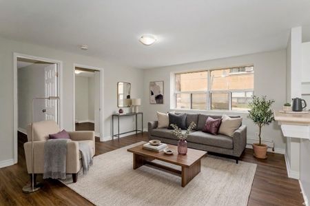 Three Bedroom Penthouse - Photo 3