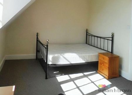 3 bedroom flat to rent - Photo 3