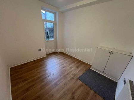 Modern Bedroom Property In Angus Street, CF24 - Photo 3