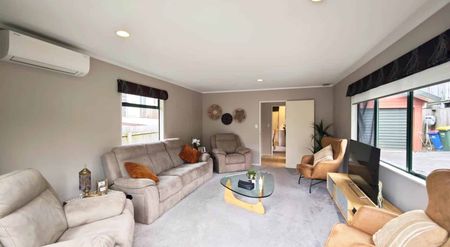 Modern Family Home with Study, Sunny Deck & Pr... - Photo 5