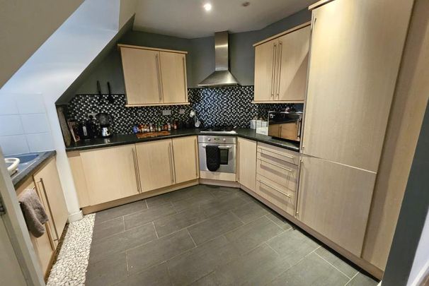 2 bedroom penthouse to rent - Photo 1