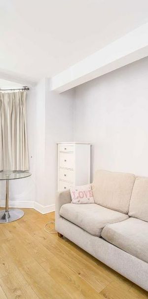 Studio to rent - Photo 1