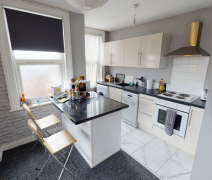 4 Flat 3 Headingley Avenue, Leeds, LS6 3EP - Photo 1