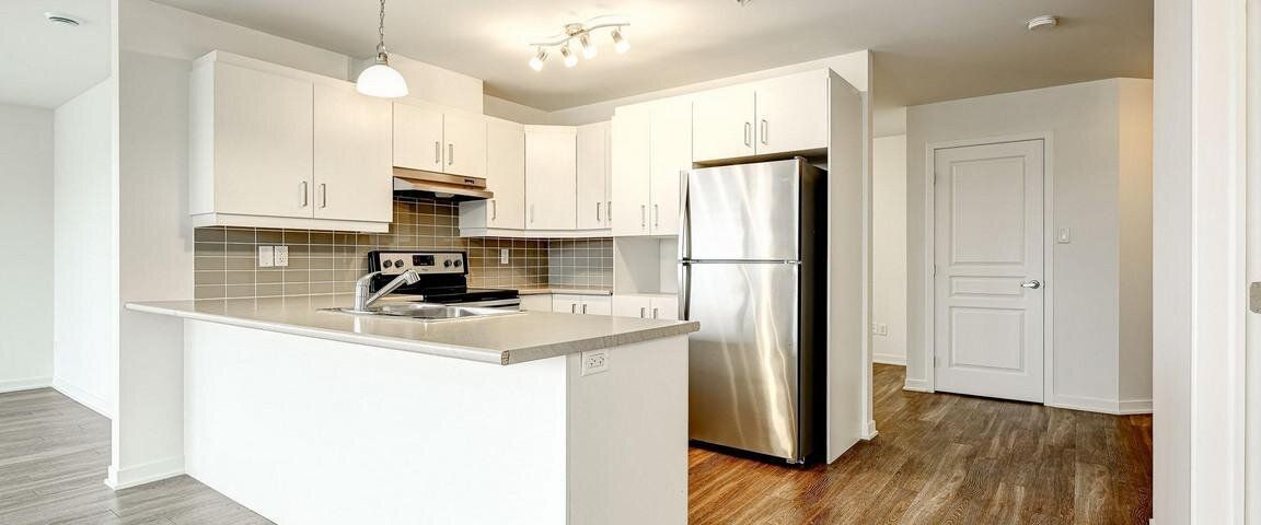 1 Bedroom Penthouse - 290 Place Claude-Dagenais, Sainte-Thérèse - Photo 1