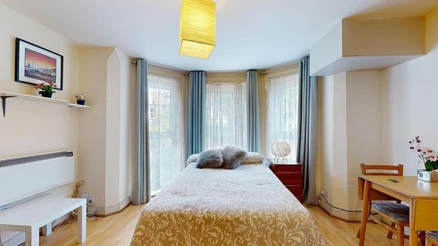 Studio to rent - Photo 1