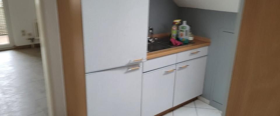 Hungen-Villingen frisch renovierte Dachgeschoswohnung zu vermiete - Photo 1