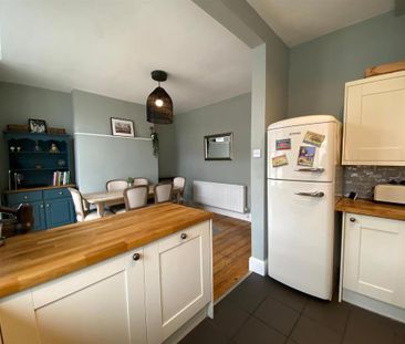 3 bedroom end of terrace house to rent - Photo 5