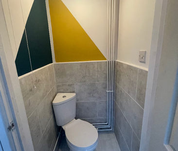 1 bedroom in a house share to rent - Photo 4