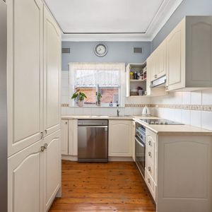 Well Presented, 3 Bedroom Family Home! - Photo 2