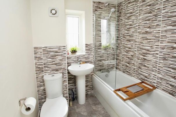 2 bedroom terraced house to rent - Photo 1