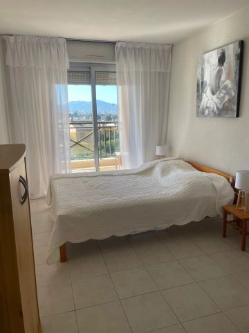 Location Appartement 2 pièces 47m² CANNES 06150 - Photo 2