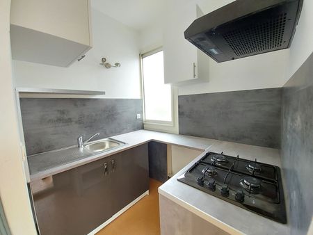 � louer ? Appartement T1 avec terrasse � Simiane, - Photo 2