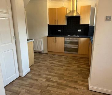2 bedroom semi-detached house to rent - Photo 5