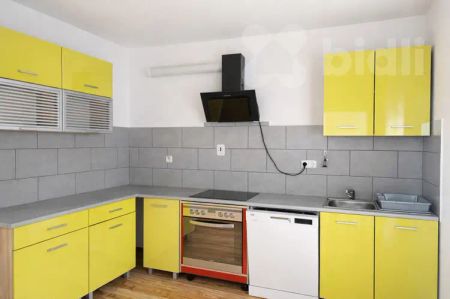 Pronájem podkrovního bytu 3+1 Broumov - Fotografie 3