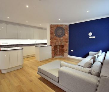 1 bedroom Flat To Let - Photo 2
