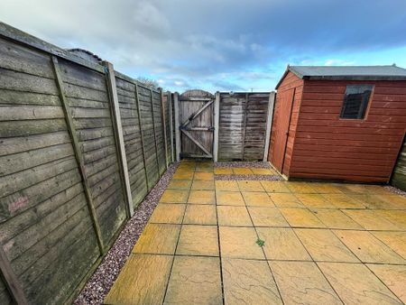 2 bedroom semi-detached house to rent - Photo 2