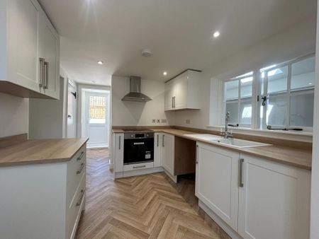 3 bedroom detached house to rent - Photo 5