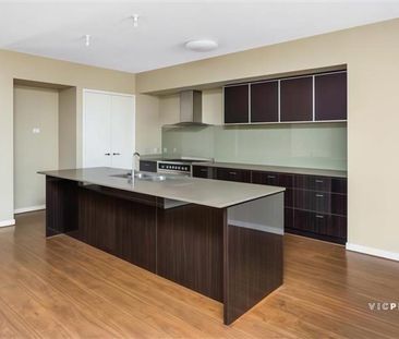 Elegant Family Home in Alamanda Estate – Prime Location - Photo 5