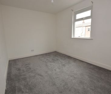 2 Bedroom Terraced House - Photo 4