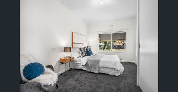 3 BEDROOM FAMILY HOME - Photo 1