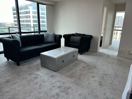 Recently Renovated Two Bedroom - Photo 3