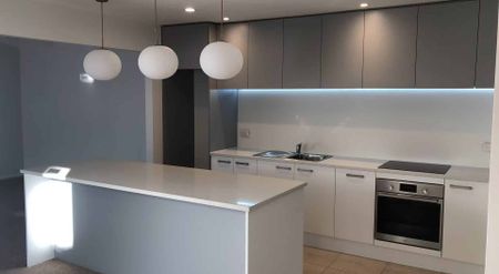 St. Albans, 3 bedrooms - Photo 2