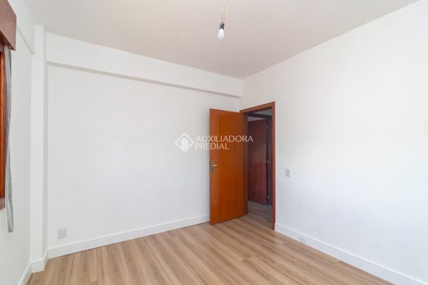 Apartamento com 2 quartos e 75m² para alugar em Medianeira, Porto Alegre. - Foto 1