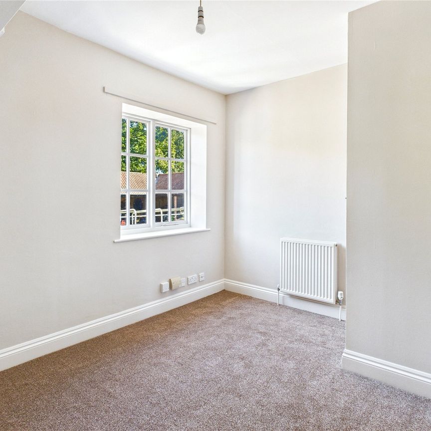 Foxes Farm, Nacton, Ipswich, Suffolk, IP10 0JJ - Photo 1