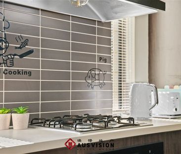 $1000/w Luxurious 2-story Family Home in Belmont - Photo 4