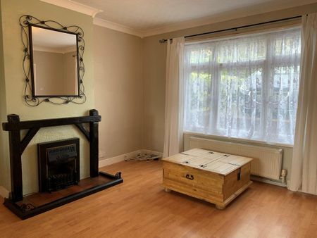 3 bedroom semi-detached house to rent - Photo 2