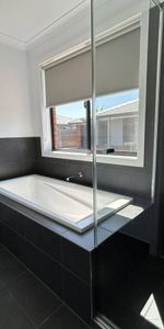 MODERN TOWNHOUSE - Photo 3