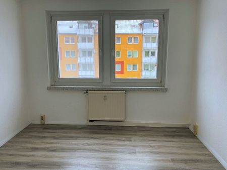 Einziehen und Wohlfühlen ab 15.12.2024 neue 3 Raumwohnung mit Balkon! - Photo 2