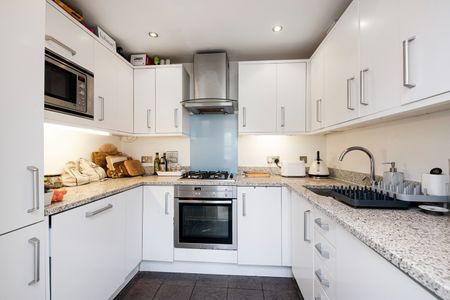 2 Bed Flat, Frognal, NW3 - Photo 4