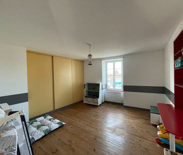 Location maison 5 pièces, 158.00m², Fontenay-le-Comte - Photo 2