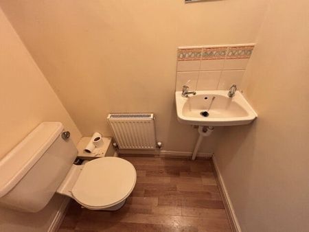 New Hucknall Waye, NG17, Sutton-In-Ashfield - Photo 5