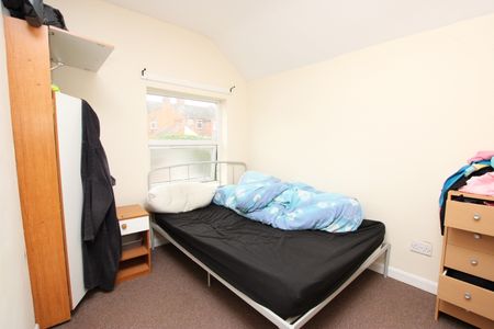 Kettering, Northants, NN16 - Photo 4