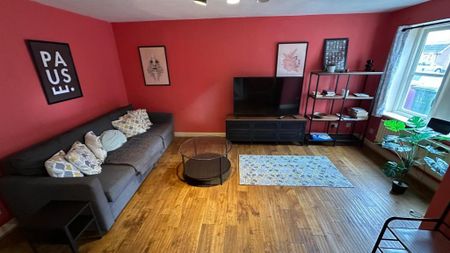 3 bedroom terraced house to rent - Photo 2