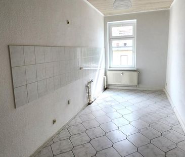 Lichtdurchflutete 2 Zi.+Wohnkü.+Parkplatz! Prakt. Lage! Parknähe! - Photo 2