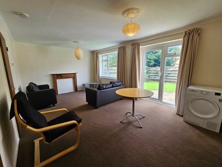 3 Bed Student Accommodation - Photo 2