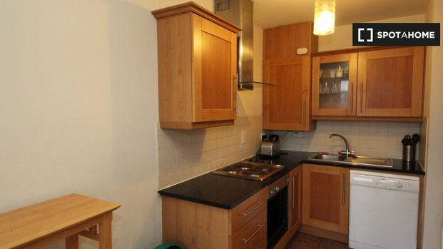 2 Bedroom Apartment to Rent in Dublin 8 - Photo 1