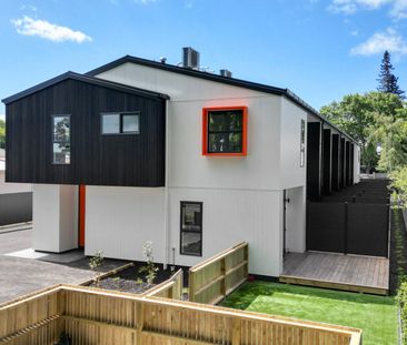 Discover modern living at its finest with this brand-new, architect... - Photo 6