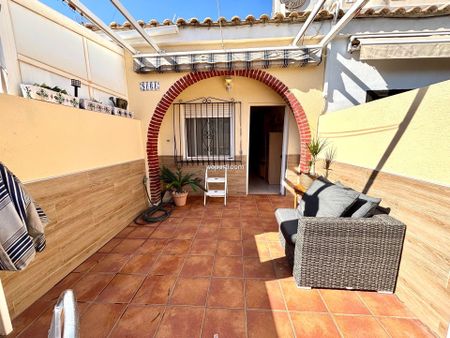 Villa in Torrevieja, Playa de los Locos, for rent - Photo 4