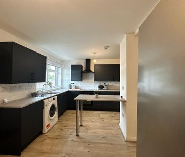 1 bed house share to rent in Brunshaw Road, Burnley, BB10 - Photo 2