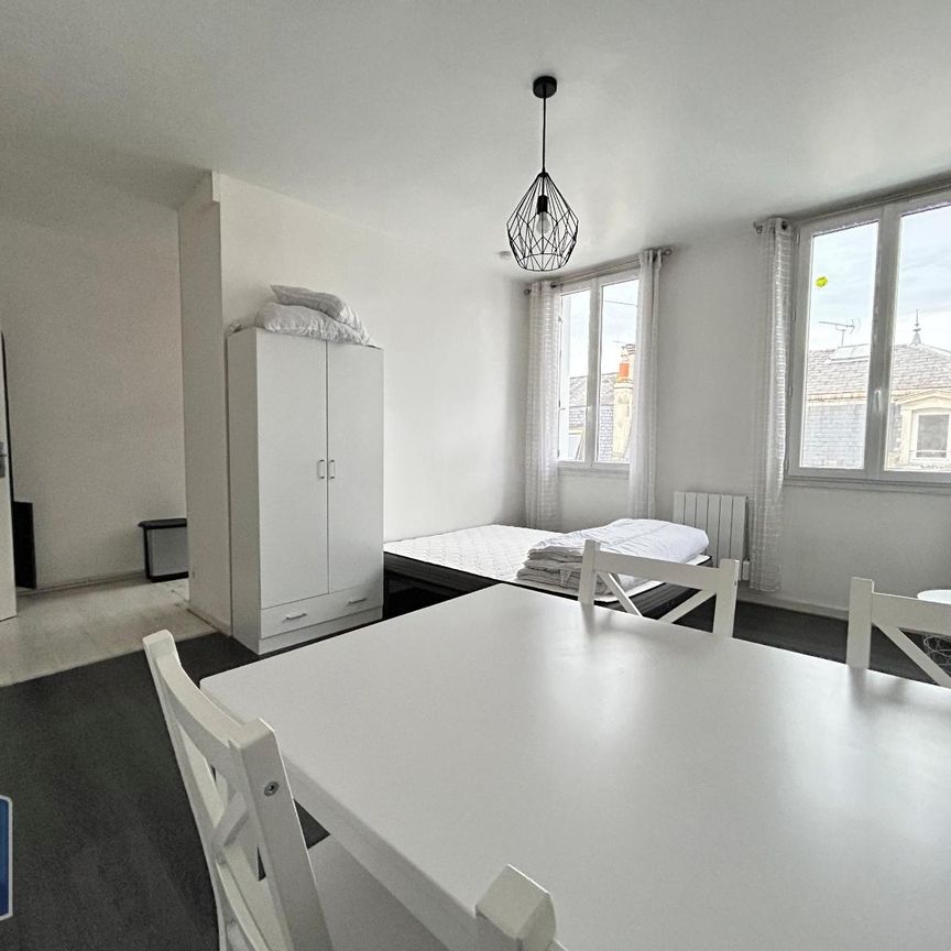 Location Appartement 1 pièce 25m² NIORT 79000 - Photo 1