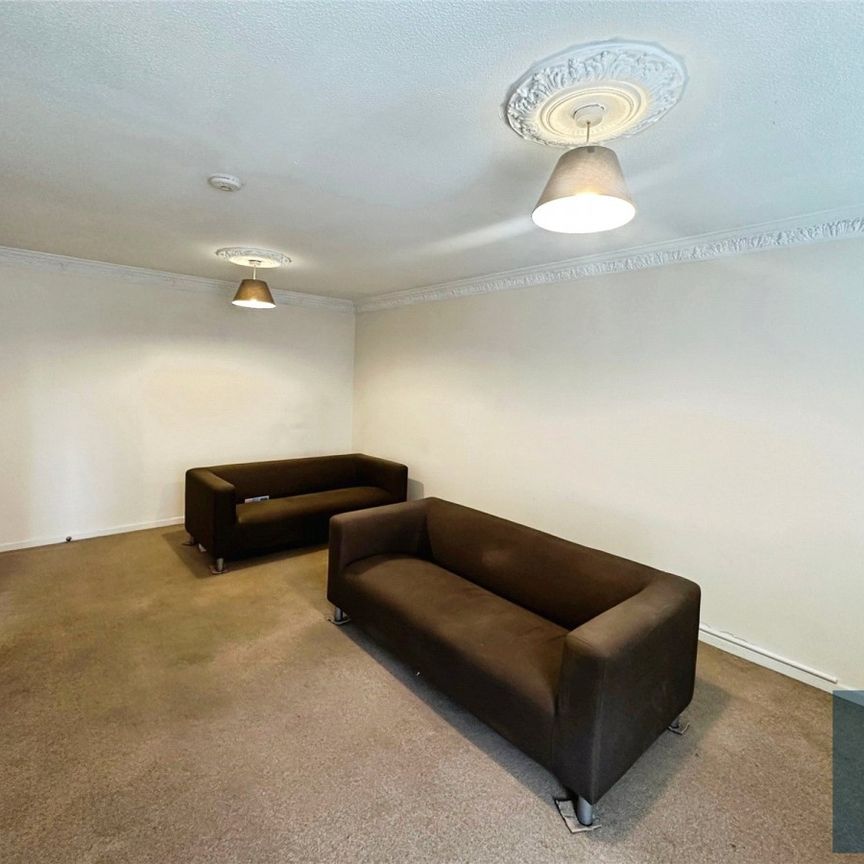 Northgate Lodge, Pontefract, West Yorkshire, WF8 - Photo 1
