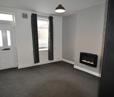2 bed Terraced - To Let - Photo 5