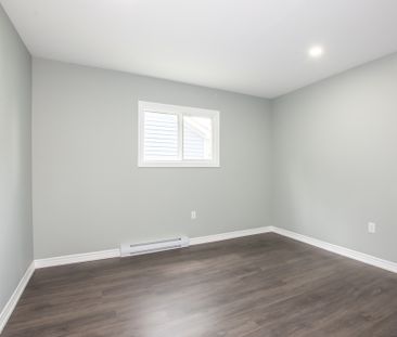 3 Bedroom Main Unit in Welland!! - Photo 3