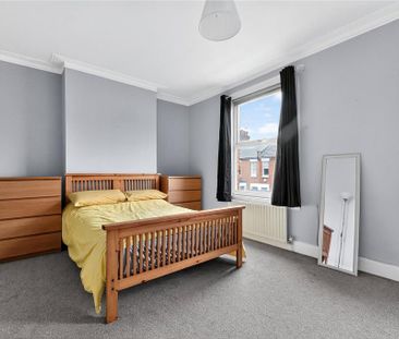 4 bedroom terraced house to rent - Photo 6